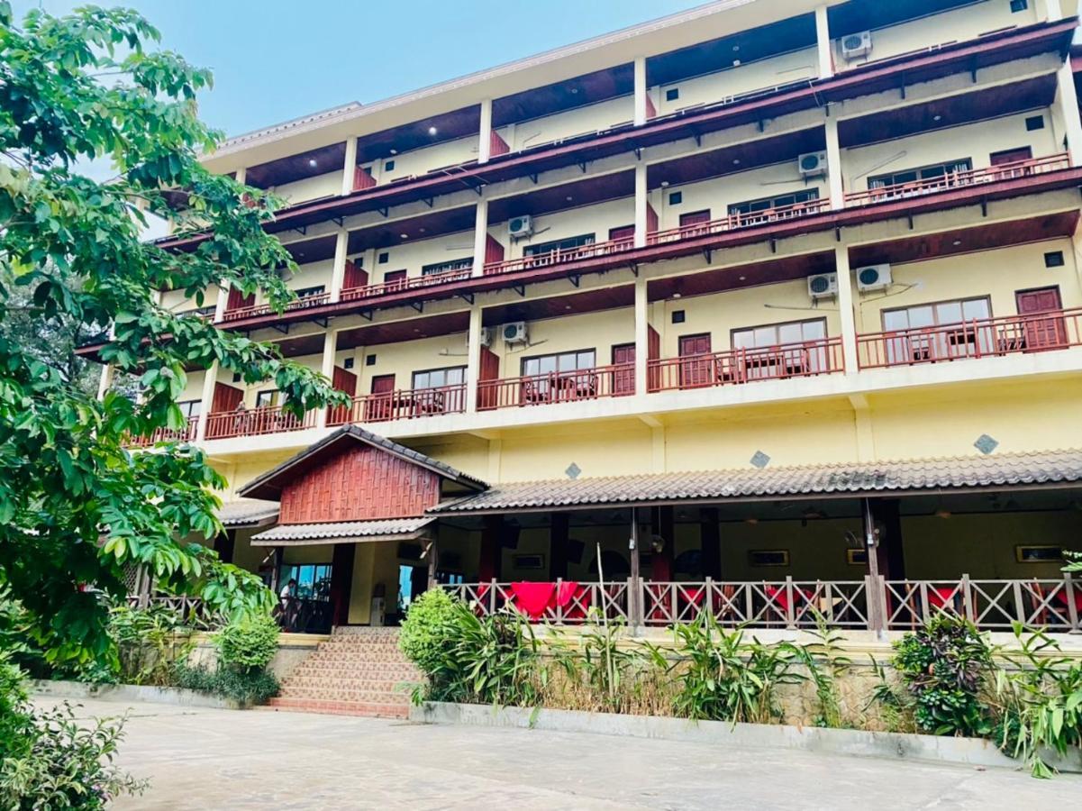 Hana Riverside Hotel Vangviang Kültér fotó