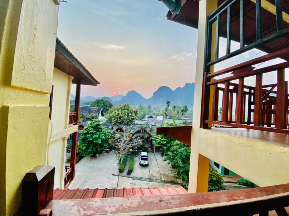 Hana Riverside Hotel Vangviang Kültér fotó