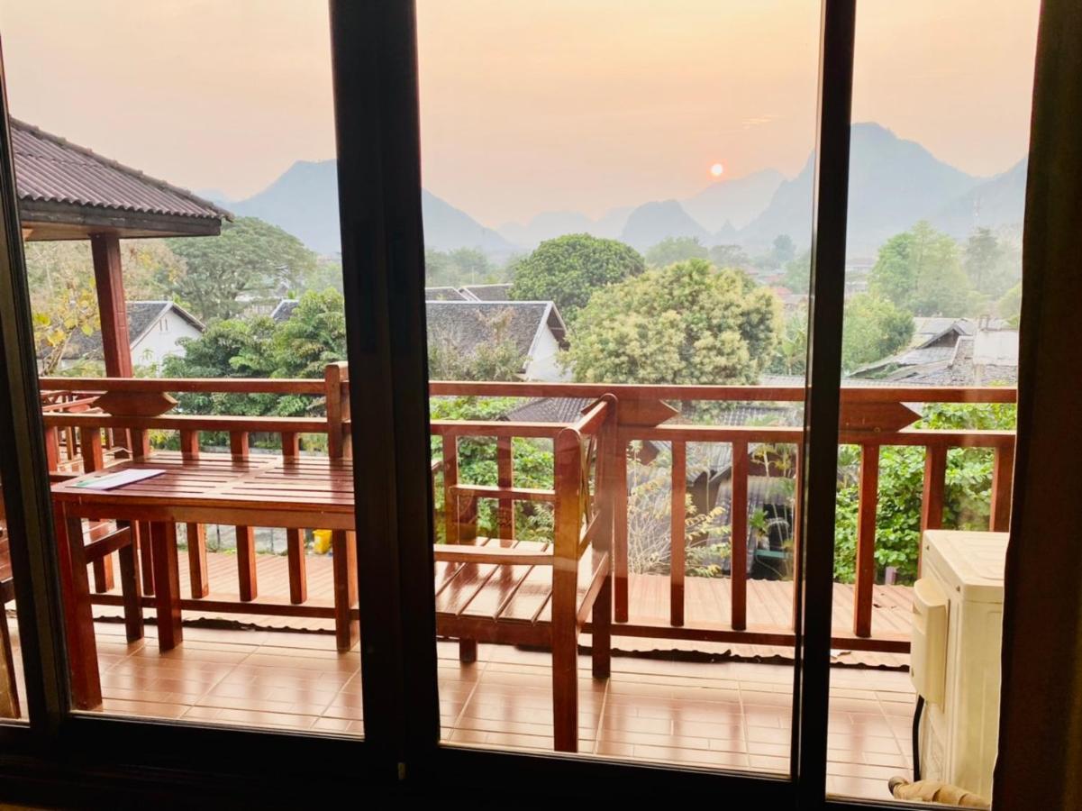 Hana Riverside Hotel Vangviang Kültér fotó