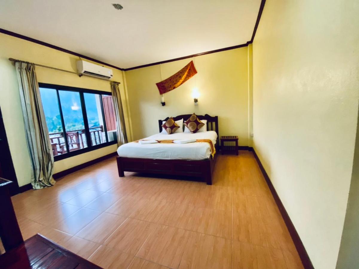 Hana Riverside Hotel Vangviang Kültér fotó