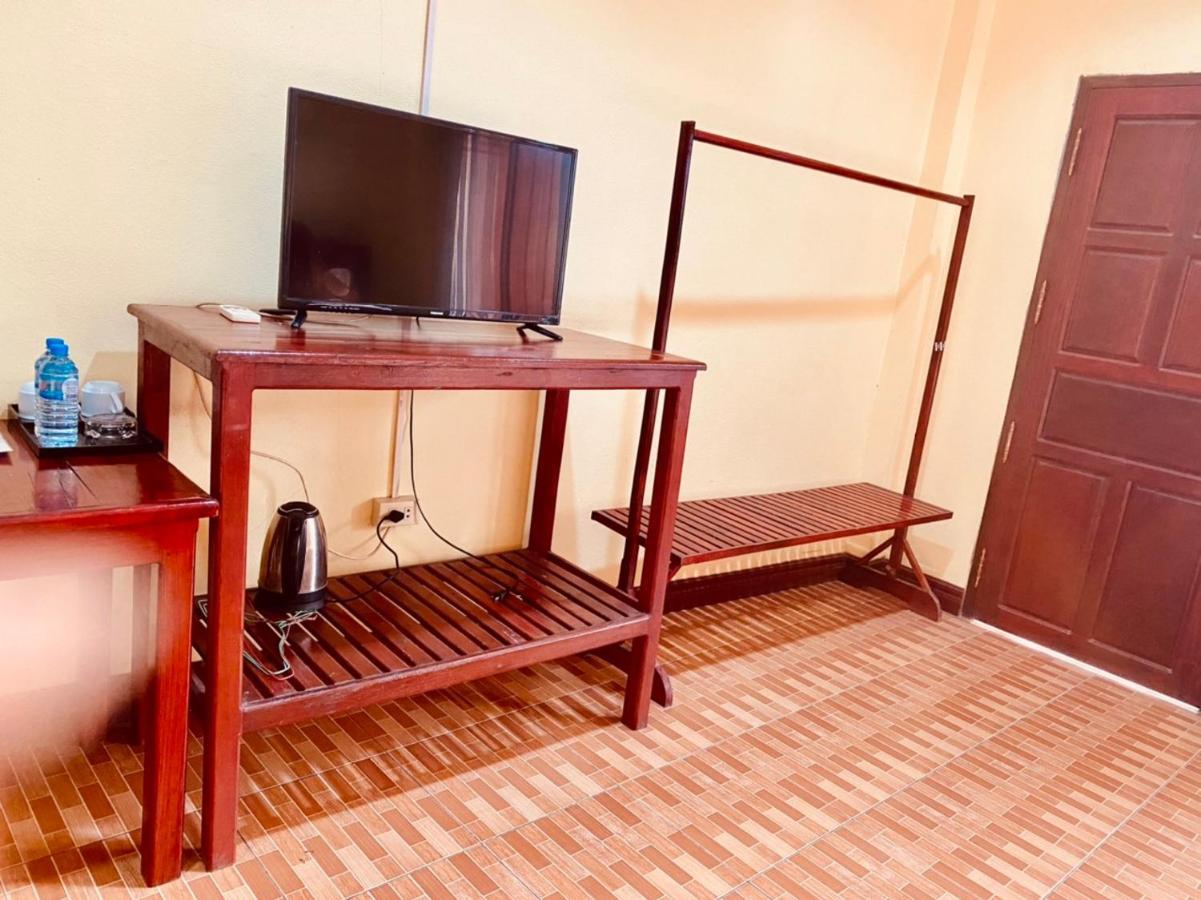 Hana Riverside Hotel Vangviang Kültér fotó
