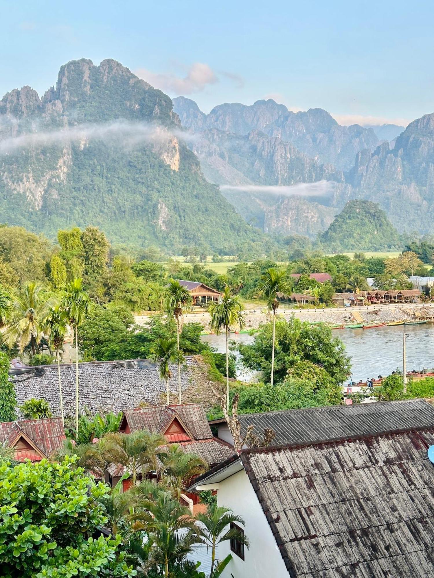 Hana Riverside Hotel Vangviang Kültér fotó