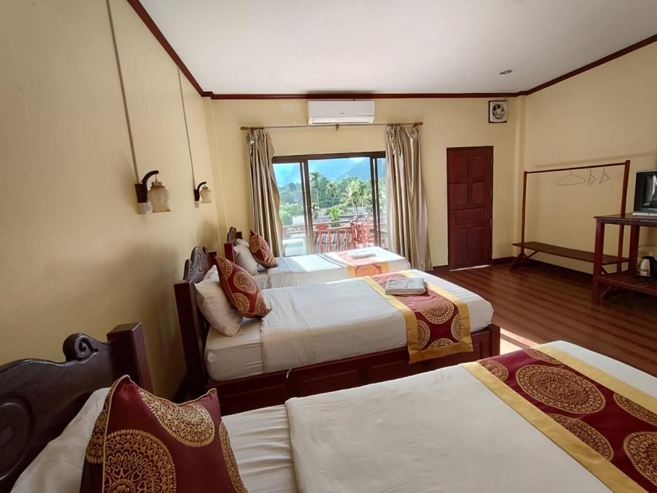 Hana Riverside Hotel Vangviang Kültér fotó