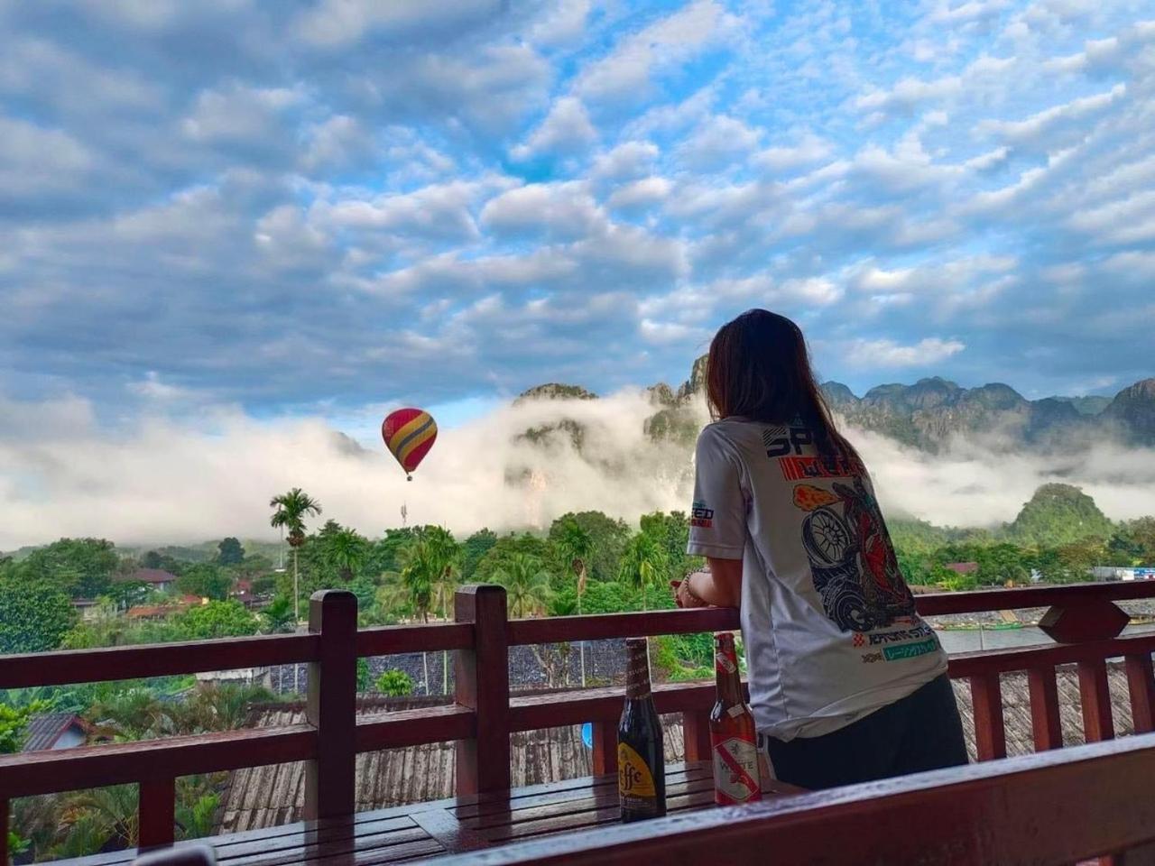 Hana Riverside Hotel Vangviang Kültér fotó